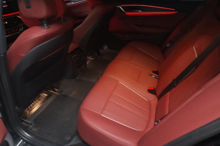 Used BMW 5 Series 2022 Second Facelift 530Li Leading Edition M Sport Package Left Rear Seat