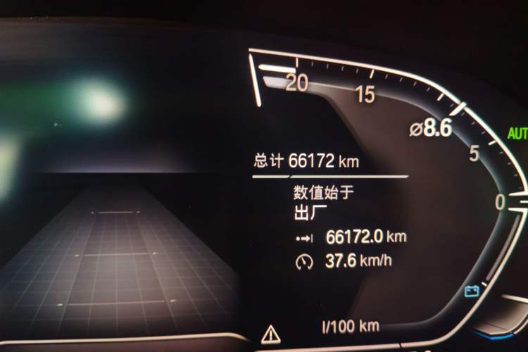Used BMW 5 Series 2022 Second Facelift 530Li Luxury Version M Sport Package Odometer Close Up