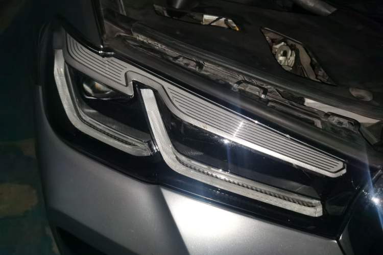 Used BMW 5 Series 2022 Restyled 530Li Leading Edition M Sport Package Right Front Headlight
