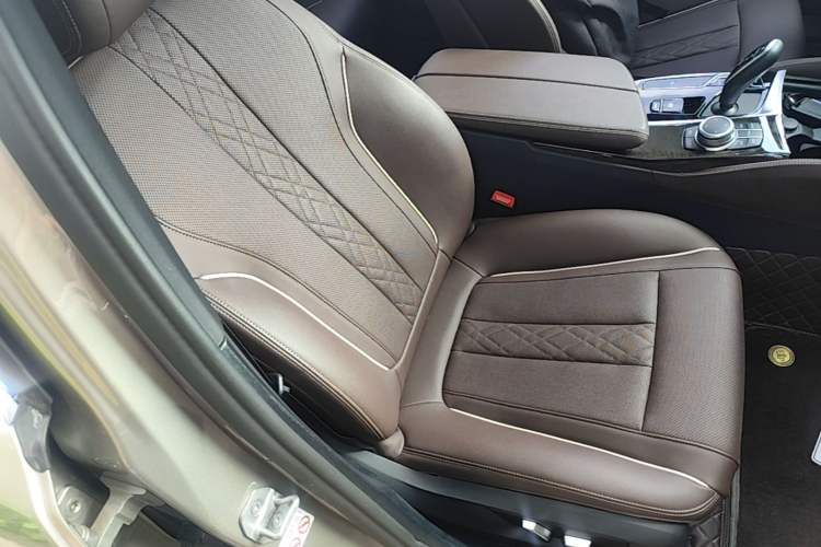 Used BMW 5 Series 2022 Restyled 525Li M Sport Package Right Front Seat