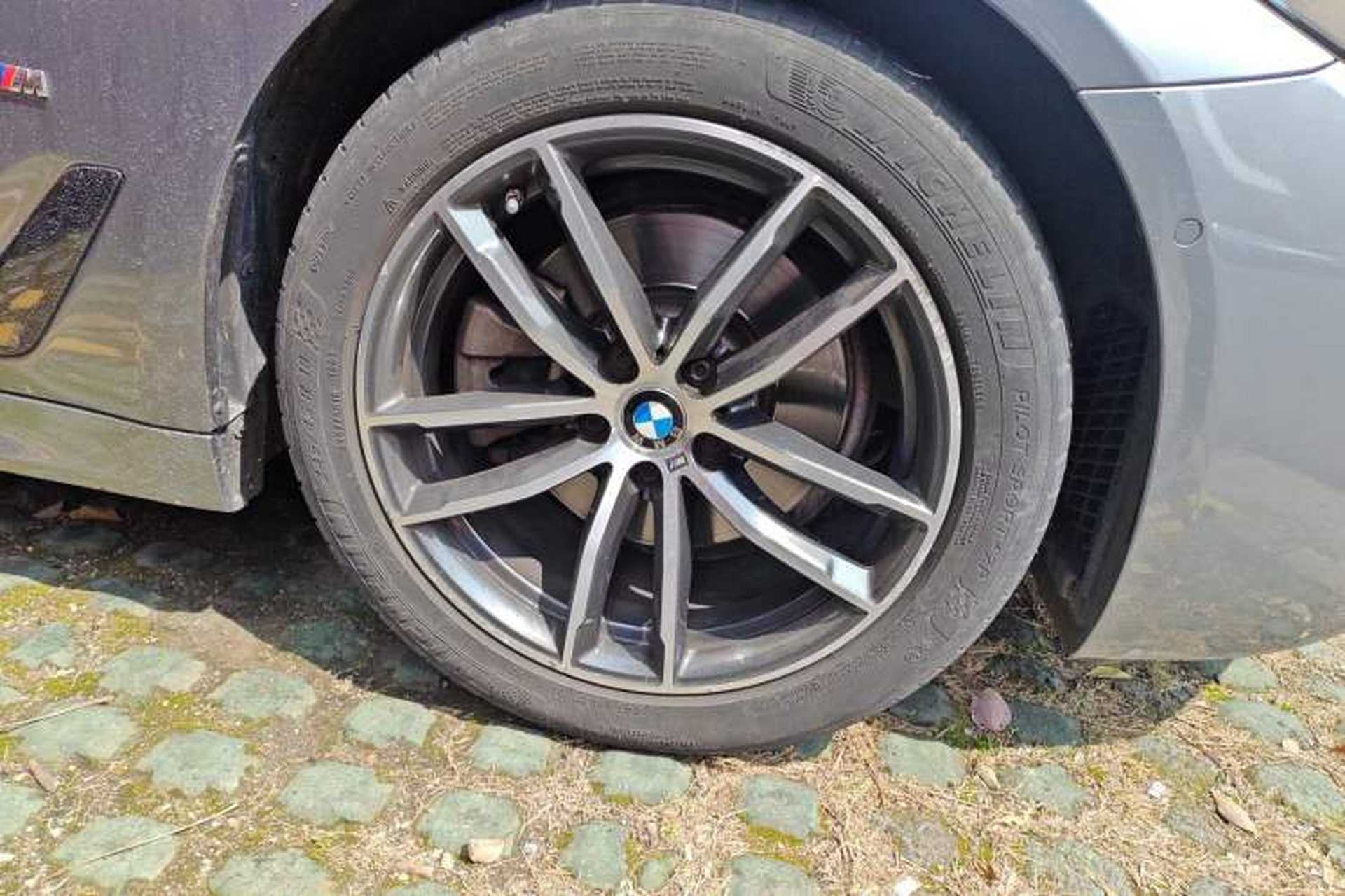 Used BMW 5 Series 2022 525i M Sport Package Right Front Wheel Hub