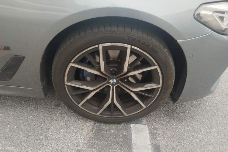 Used BMW 5 Series 2022 Updated 530i M Sport Package Right Front Wheel Hub