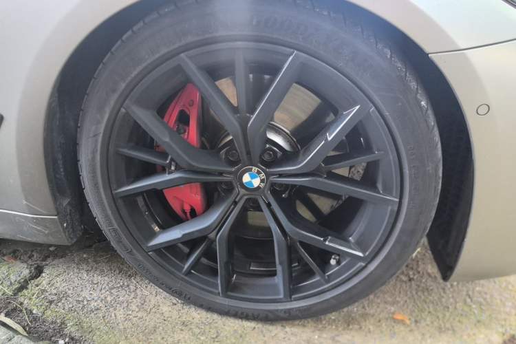 Used BMW 5 Series 2022 540i Sport Line M Sport Package Right Front Wheel Hub