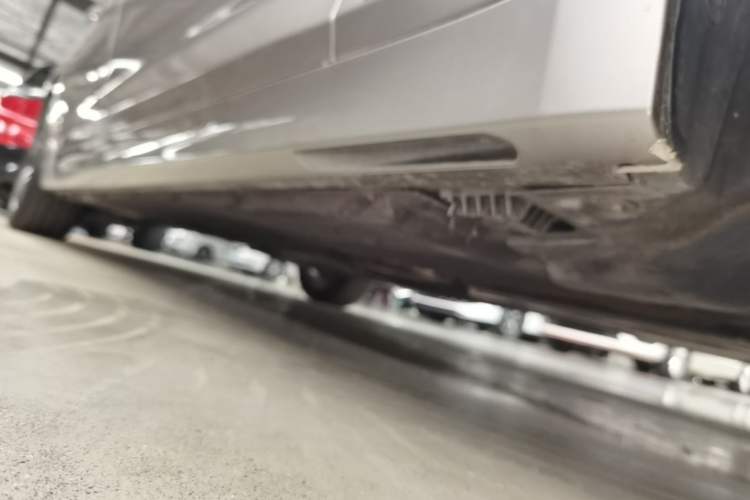 Used BMW 5 Series 2022 Updated 530Li Leading Edition Luxury Package Right Side Sill