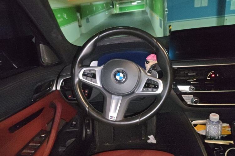 Used BMW 5 Series 2022 Second Facelift 530Li Luxury Version M Sport Package Steering Wheel