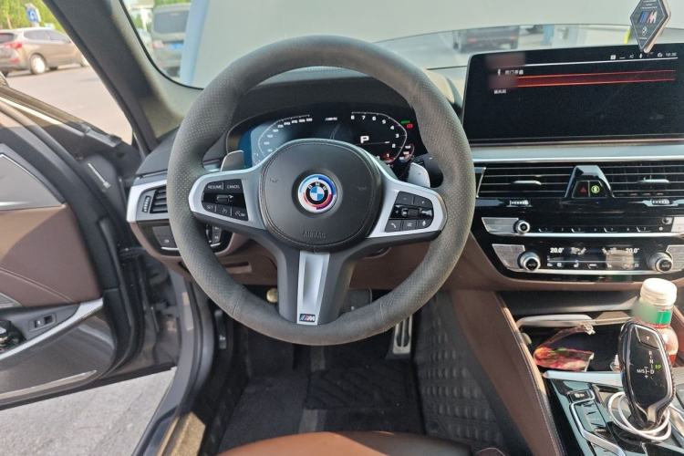 Used BMW 5 Series 2022 Restyled 540i Luxury Edition M Sport Package Steering Wheel