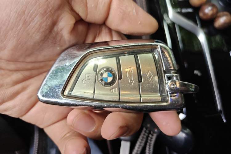 Used BMW 5 Series 2022 Updated 530Li Leading Edition Luxury Package Vehicle Key