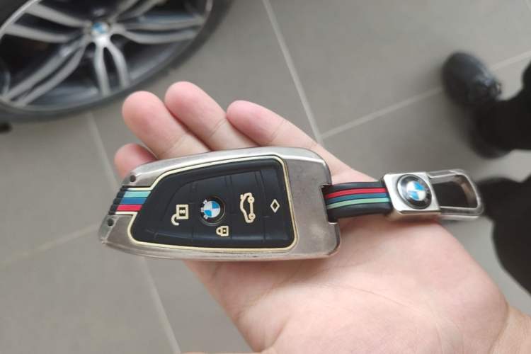 Used BMW 5 Series 2022 Updated 530Li Leading Edition Luxury Package Vehicle Key