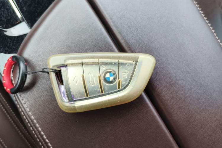 Used BMW 5 Series 2022 Restyled 540i Luxury Edition M Sport Package Vehicle Key