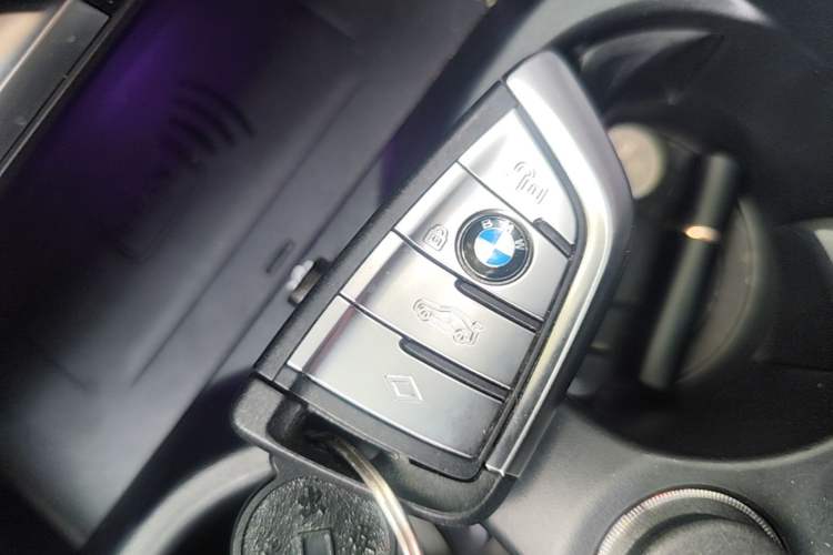 Used BMW 5 Series 2022 Restyled 525Li M Sport Package Vehicle Key