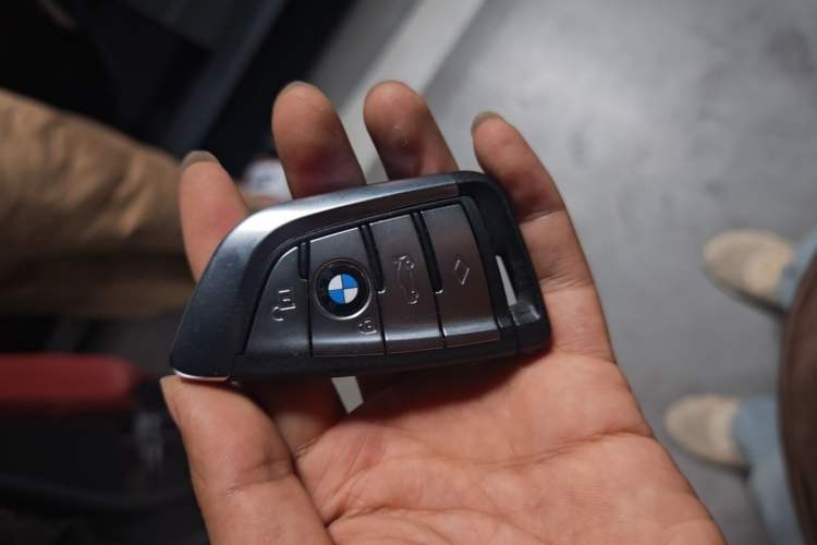 Used BMW 5 Series 2022 Second Facelift 530Li Leading Edition M Sport Package Vehicle Key