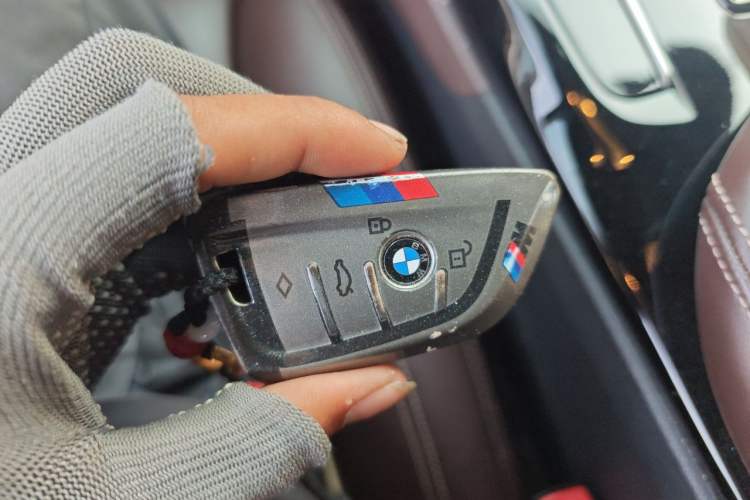 Used BMW 5 Series 2022 Restyled 540i Luxury Edition M Sport Package Vehicle Key
