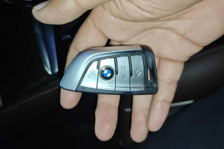 Used BMW 5 Series 2022 Updated 530Li Leading Edition Luxury Package Vehicle Key