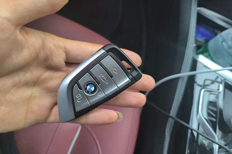 Used BMW 5 Series 2022 Second Facelift 530Li Luxury Version M Sport Package Vehicle Key