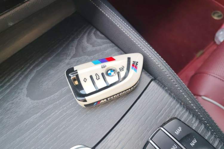 Used BMW 5 Series 2022 Restyled 530Li Leading Edition M Sport Package Vehicle Key