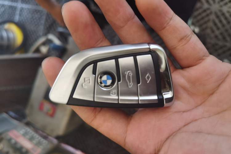 Used BMW 5 Series 2022 Second Facelift 530Li Luxury Version M Sport Package Vehicle Key