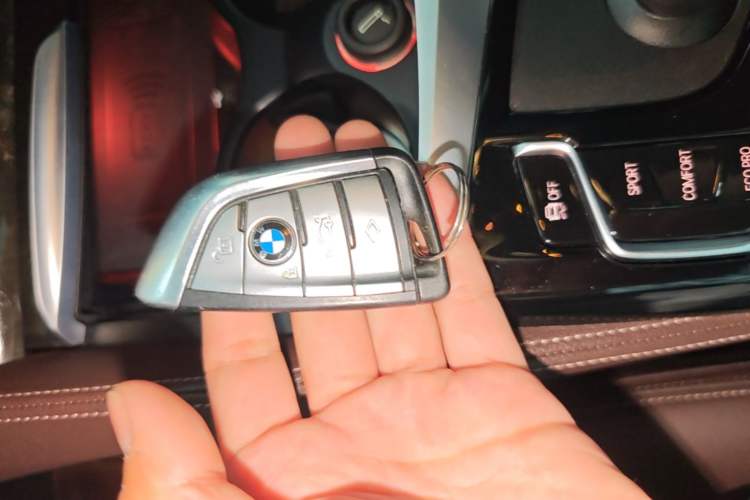 Used BMW 5 Series 2022 Second Facelift 525Li Luxury Package Vehicle Key