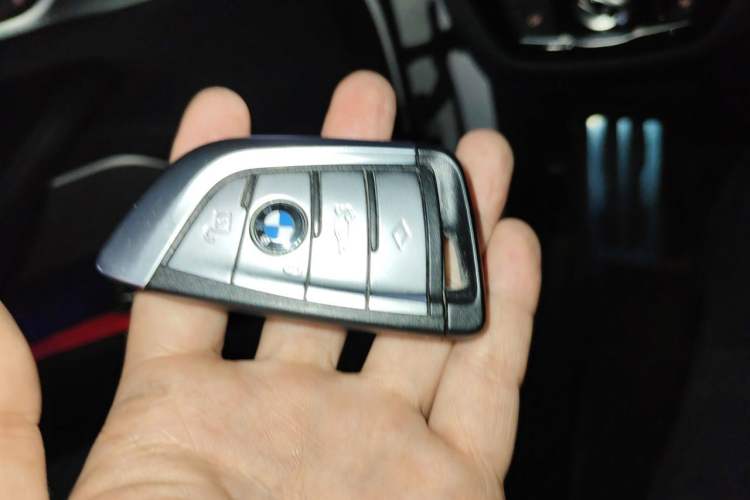 Used BMW 5 Series 2022 530i M Sport Package Vehicle Key