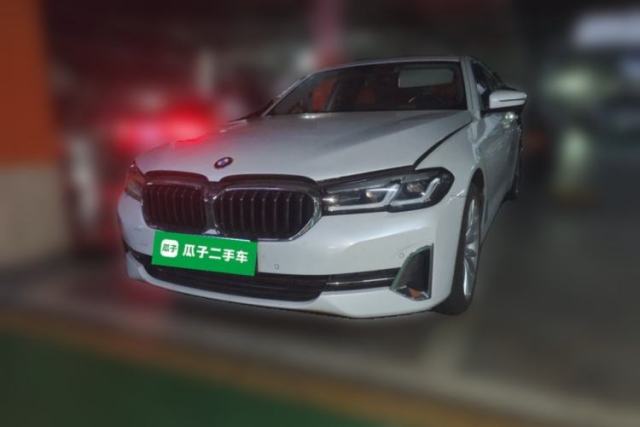 Ojetý BMW 5 Series 2022 Second Facelift 530Li Luxury Edition Premium Package