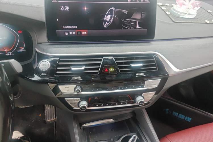 Used BMW 5 Series 2022 Restyled 530Li Leading Edition M Sport Package Audio And AC Panel