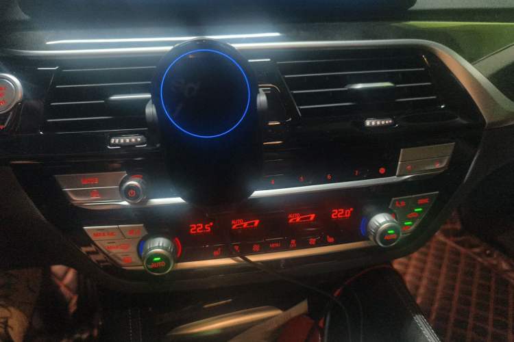 Used BMW 5 Series 2022 525Li Luxury Package Audio And AC Panel