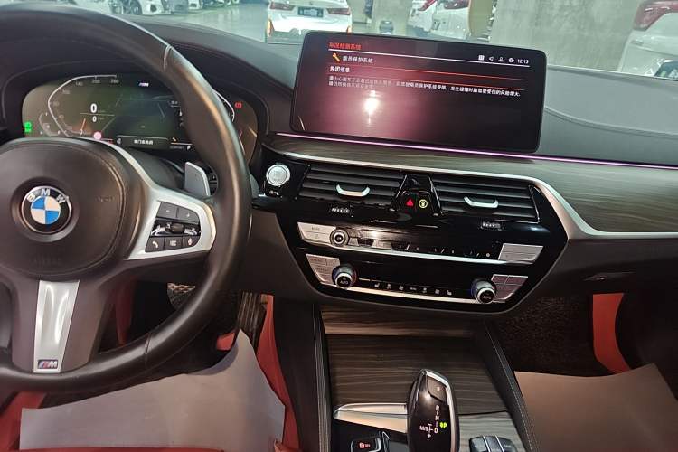 Used BMW 5 Series 2022 Restyled 530Li Leading Edition M Sport Package Audio And AC Panel