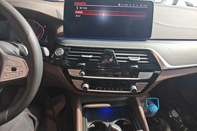 Used BMW 5 Series 2022 Second Facelift 530Li Leading Edition M Sport Package Audio And AC Panel