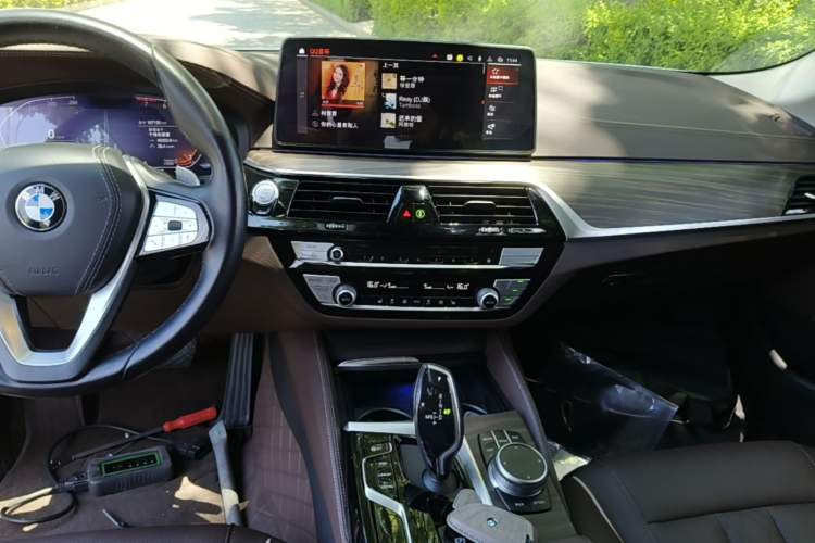 Used BMW 5 Series 2022 Updated 530Li Leading Edition Luxury Package Audio And AC Panel
