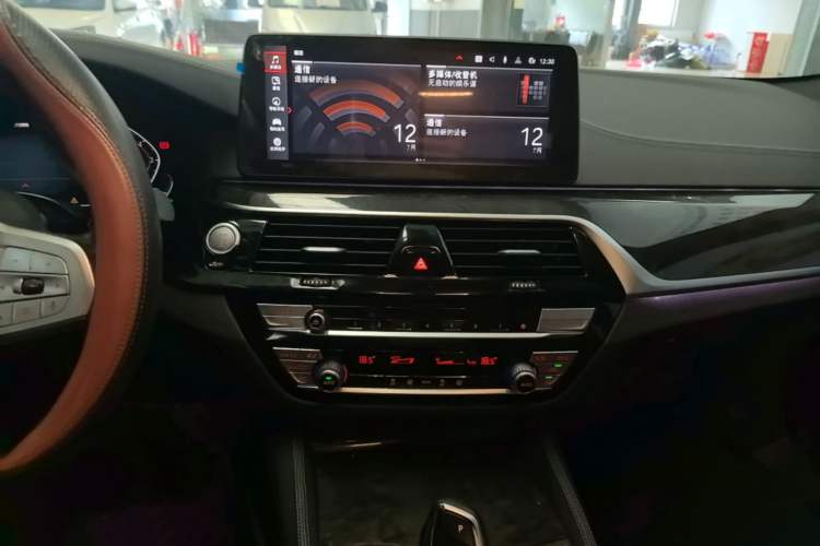 Used BMW 5 Series 2022 Second Facelift 525Li M Sport Package Audio And AC Panel