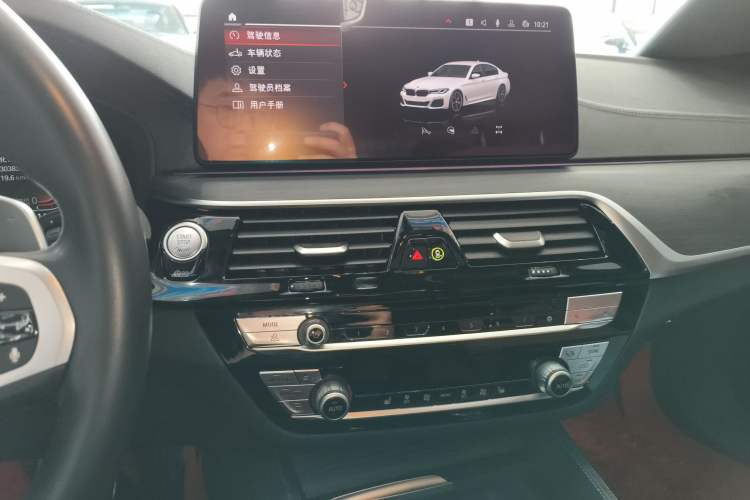 Used BMW 5 Series 2022 Restyled 530Li Leading Edition M Sport Package Audio And AC Panel