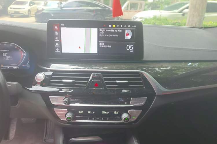Used BMW 5 Series 2022 Second Facelift 525Li M Sport Package Audio And AC Panel