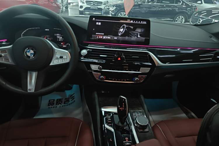 Used BMW 5 Series 2022 Second Facelift 525Li M Sport Package Audio And AC Panel