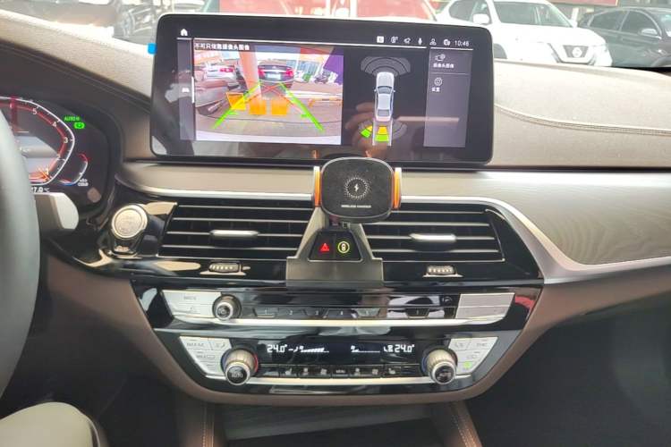 Used BMW 5 Series 2022 Second Facelift 530Li Leading Edition M Sport Package Audio And AC Panel