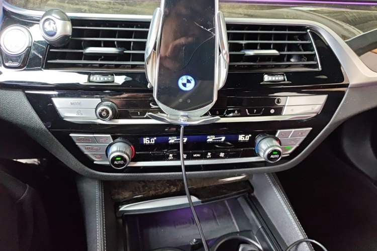 Used BMW 5 Series 2022 Restyled 525Li M Sport Package Audio And AC Panel