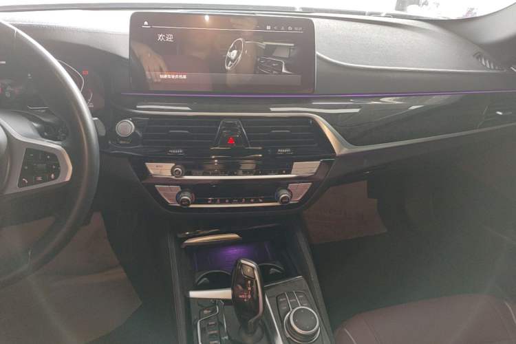 Used BMW 5 Series 2022 Restyled 525Li M Sport Package Audio And AC Panel