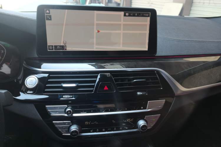Used BMW 5 Series 2022 Restyled 525Li Luxury Package Audio And AC Panel