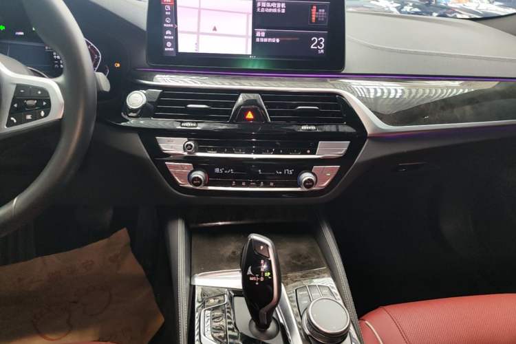 Used BMW 5 Series 2022 Restyled 525Li M Sport Package Audio And AC Panel