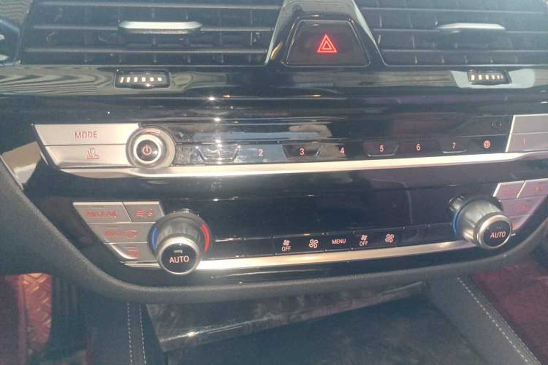 Used BMW 5 Series 2022 Second Facelift 525Li M Sport Package Audio And AC Panel
