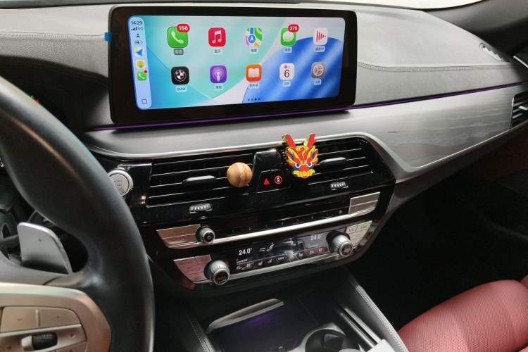 Used BMW 5 Series 2022 Revised Version 3 530Li Luxury Edition M Sport Package Audio And AC Panel