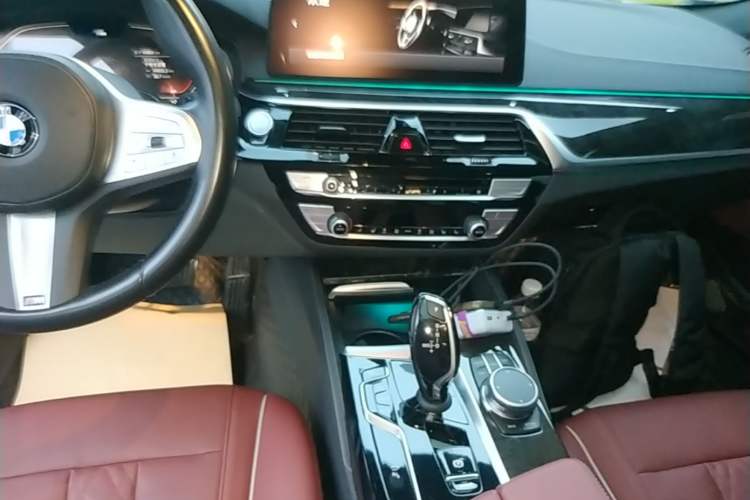 Used BMW 5 Series 2022 Second Facelift 525Li M Sport Package Audio And AC Panel