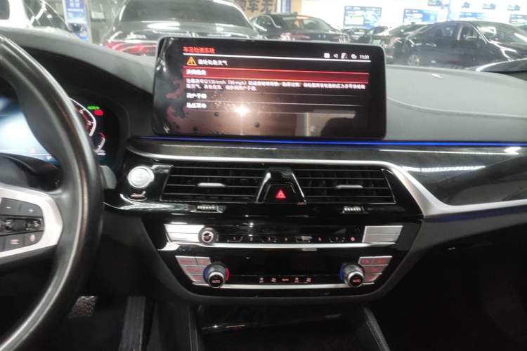 Used BMW 5 Series 2022 Restyled 525Li M Sport Package Audio And AC Panel