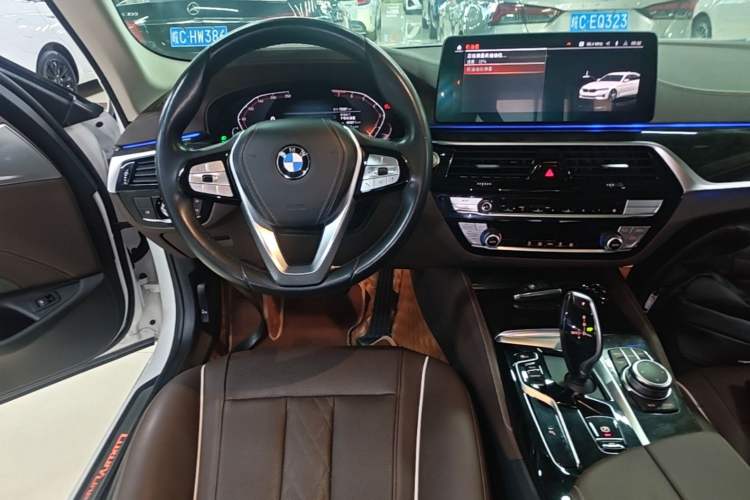 Used BMW 5 Series 2022 Restyled 525Li Luxury Package Audio And AC Panel
