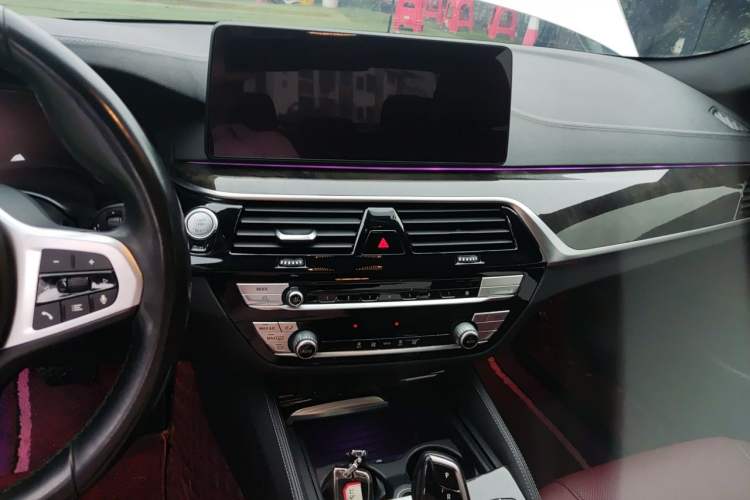 Used BMW 5 Series 2022 525Li M Sport Package Audio And AC Panel