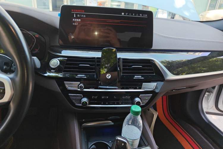Used BMW 5 Series 2022 Restyled 525Li M Sport Package Audio And AC Panel