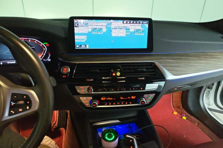 Used BMW 5 Series 2022 Second Facelift 530Li Leading Edition M Sport Package Audio And AC Panel