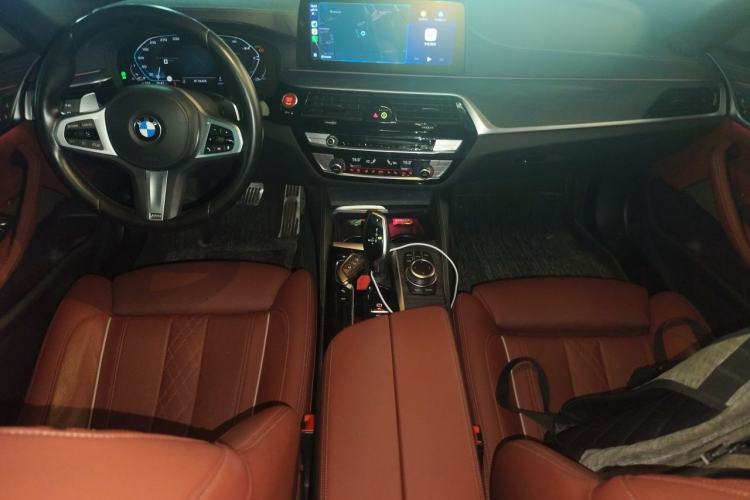 Used BMW 5 Series 2022 Restyled 530Li Luxury Edition M Sport Package Center Console