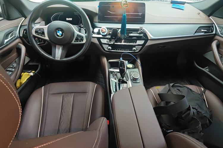 Used BMW 5 Series 2022 Restyled 530Li Leading Edition M Sport Package Center Console