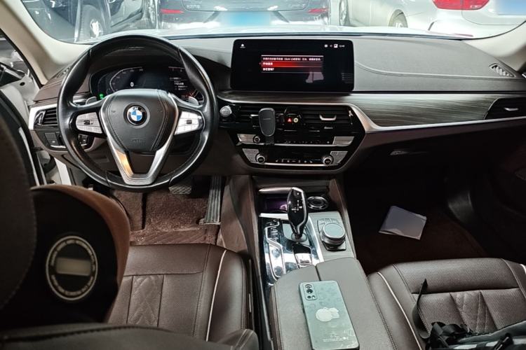 Used BMW 5 Series 2022 Second Facelift 530Li Leading Edition M Sport Package Center Console