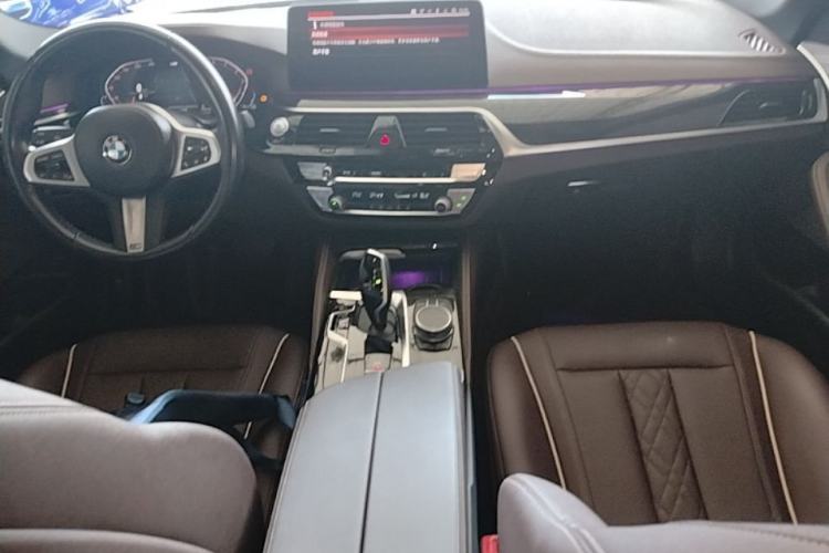 Used BMW 5 Series 2022 Second Facelift 525Li M Sport Package Center Console