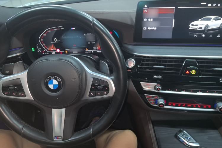 Used BMW 5 Series 2022 Revised Version 3 530Li Luxury Edition M Sport Package Center Console